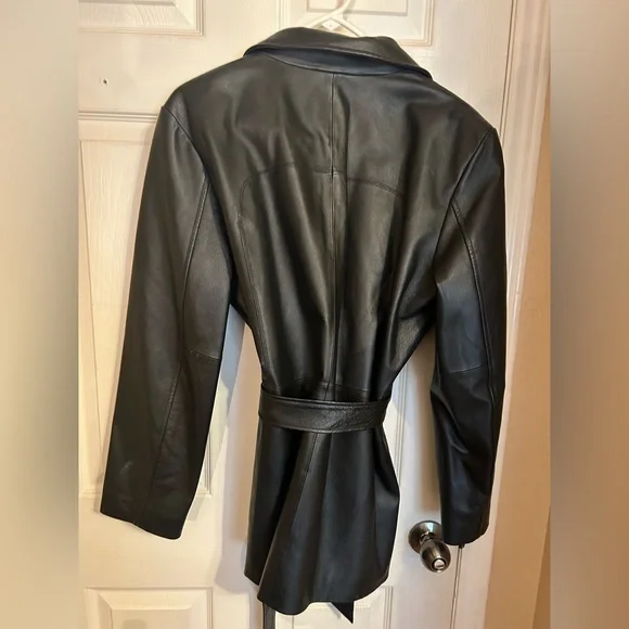 Worthington woman’s leather coat - Picture 2 of 4